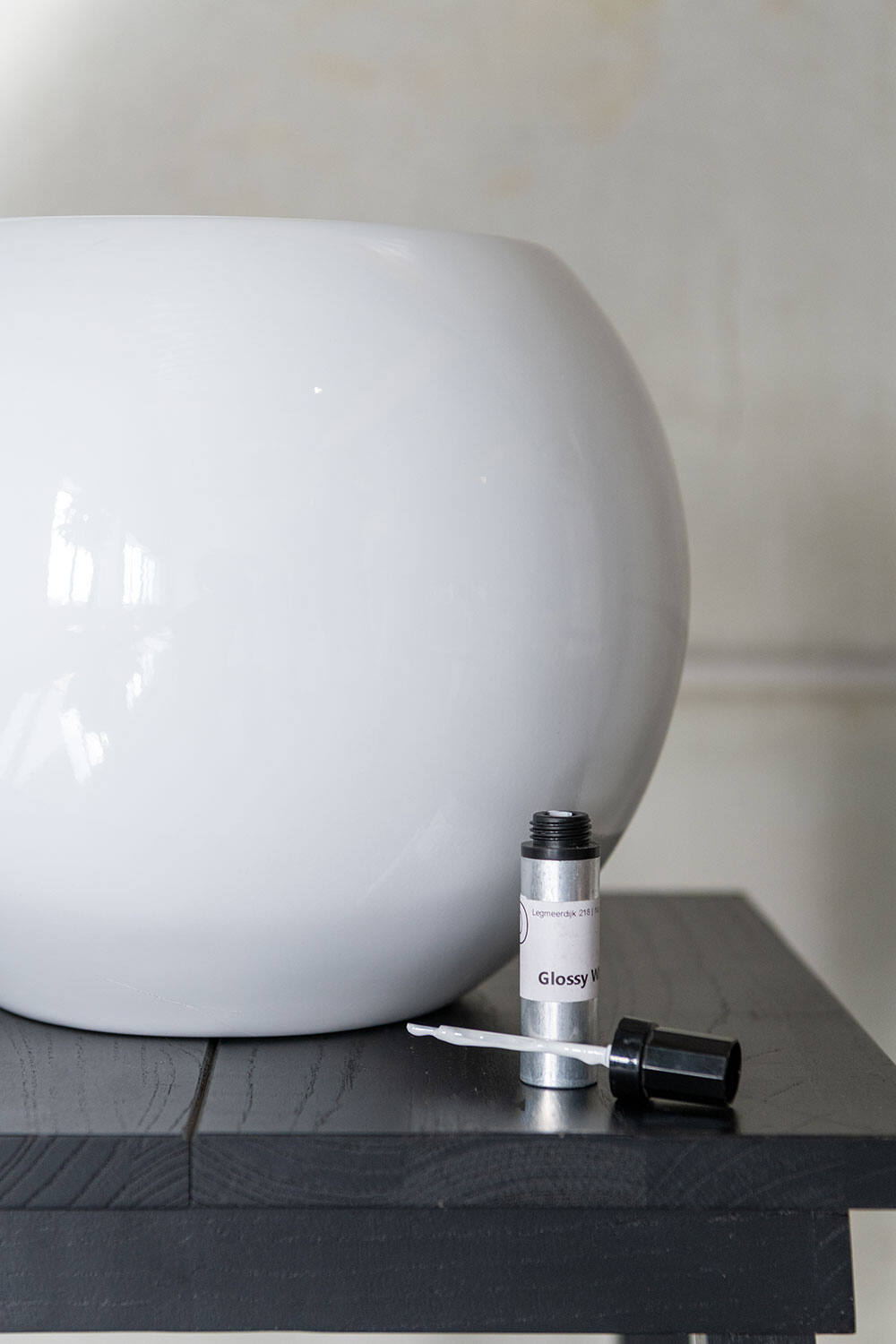 Lacquer pen glossy White