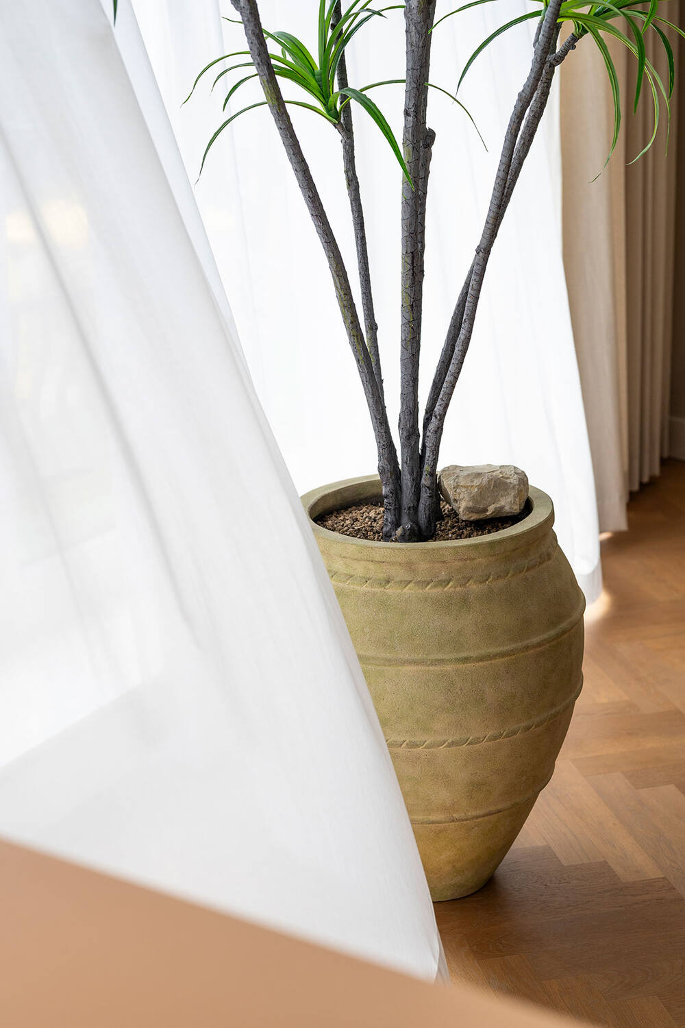 Romera L, Mossy Beige