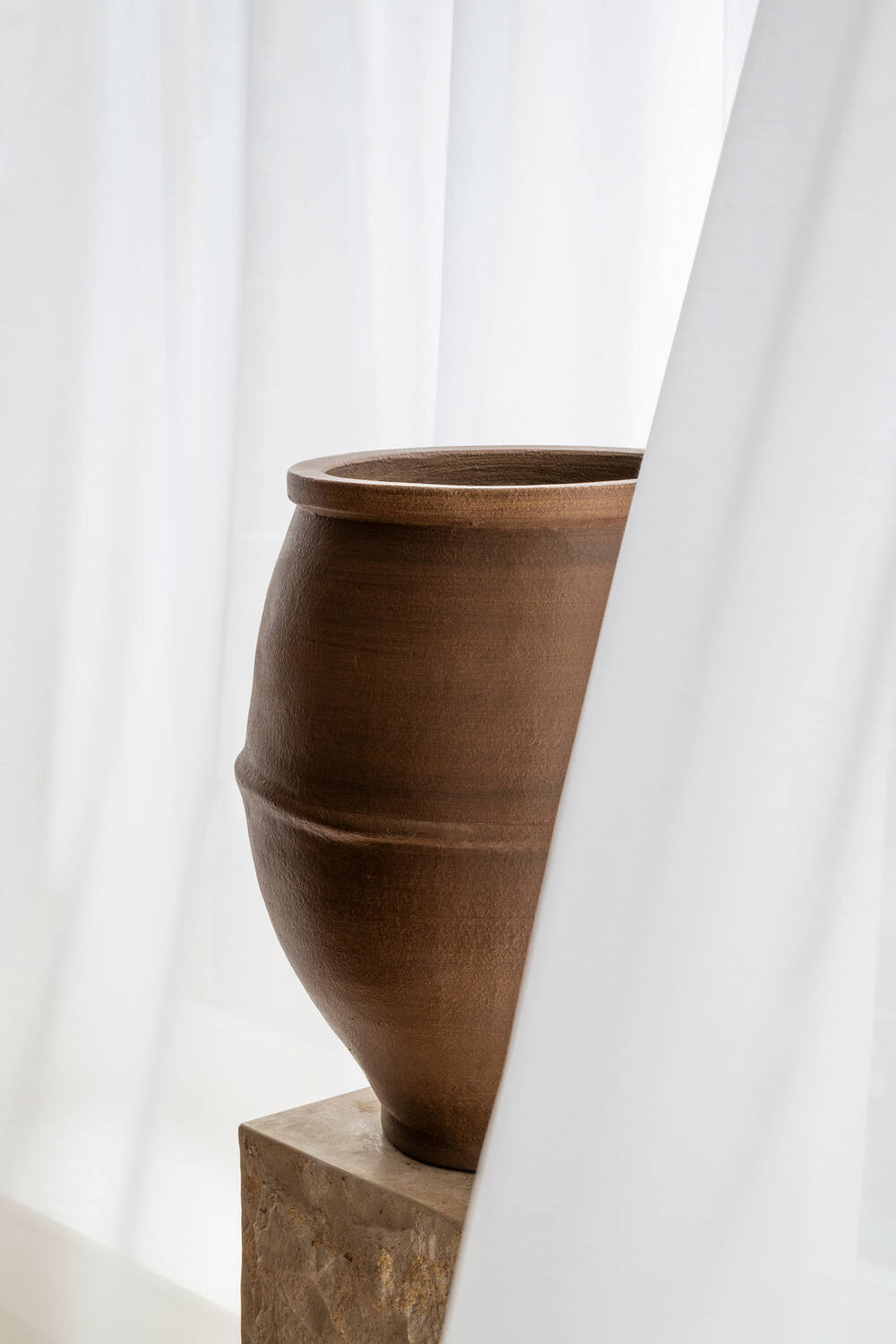 Elia M, Root Brown