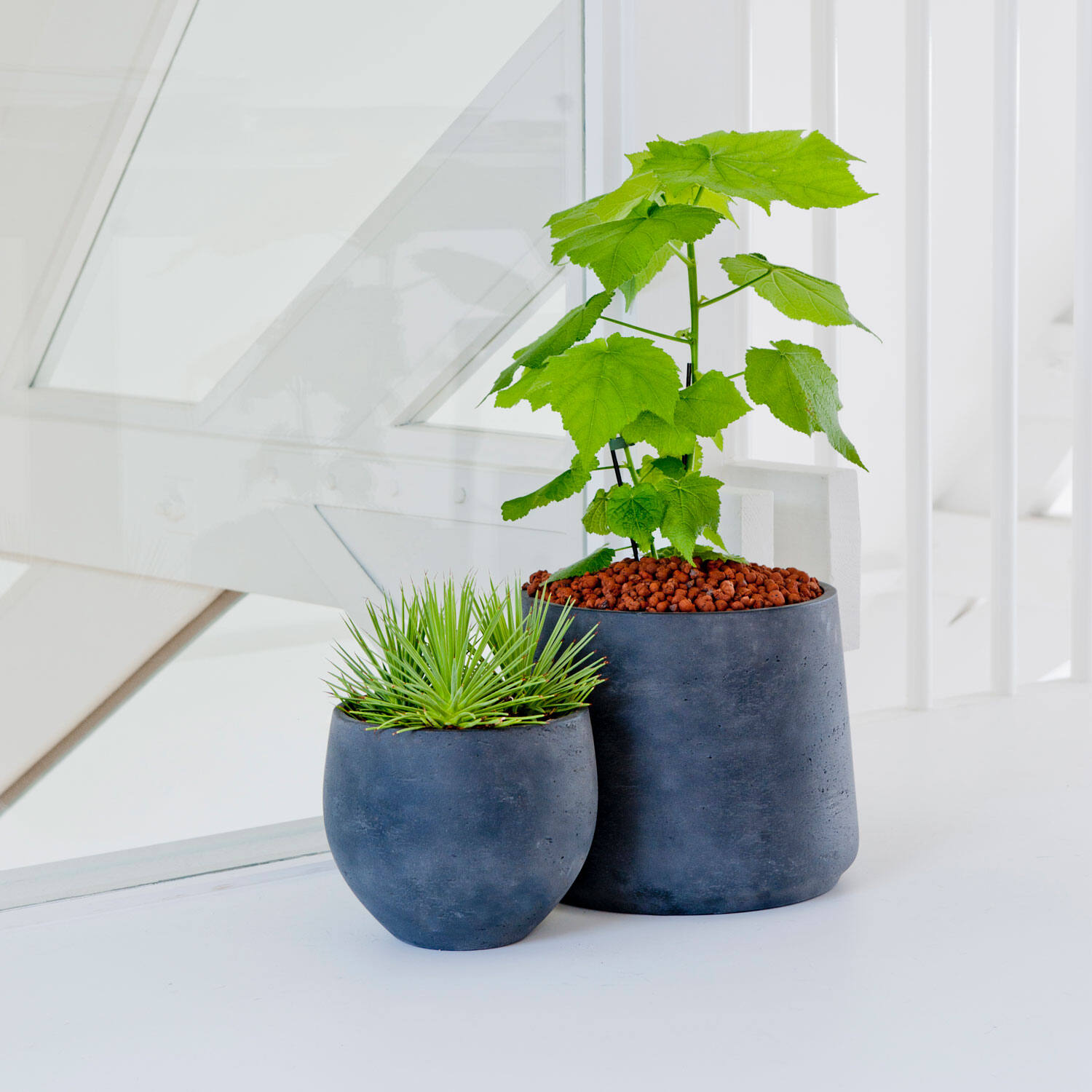 Mini Orb L, Black Washed