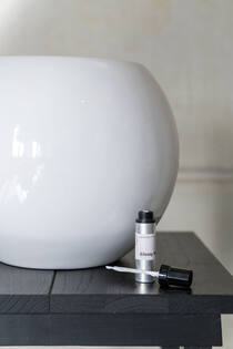 Lacquer pen glossy White